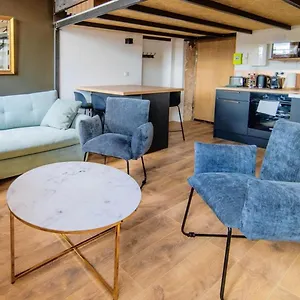 le-petit-dumont-appartement-2pers-croix-rousse.hotels-rhonealpes.com/